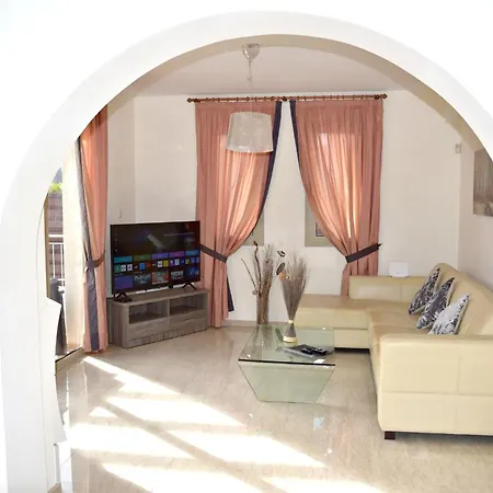 Villa Lalianda Sandy - Private Pool - Jacuzzi - Private Area *